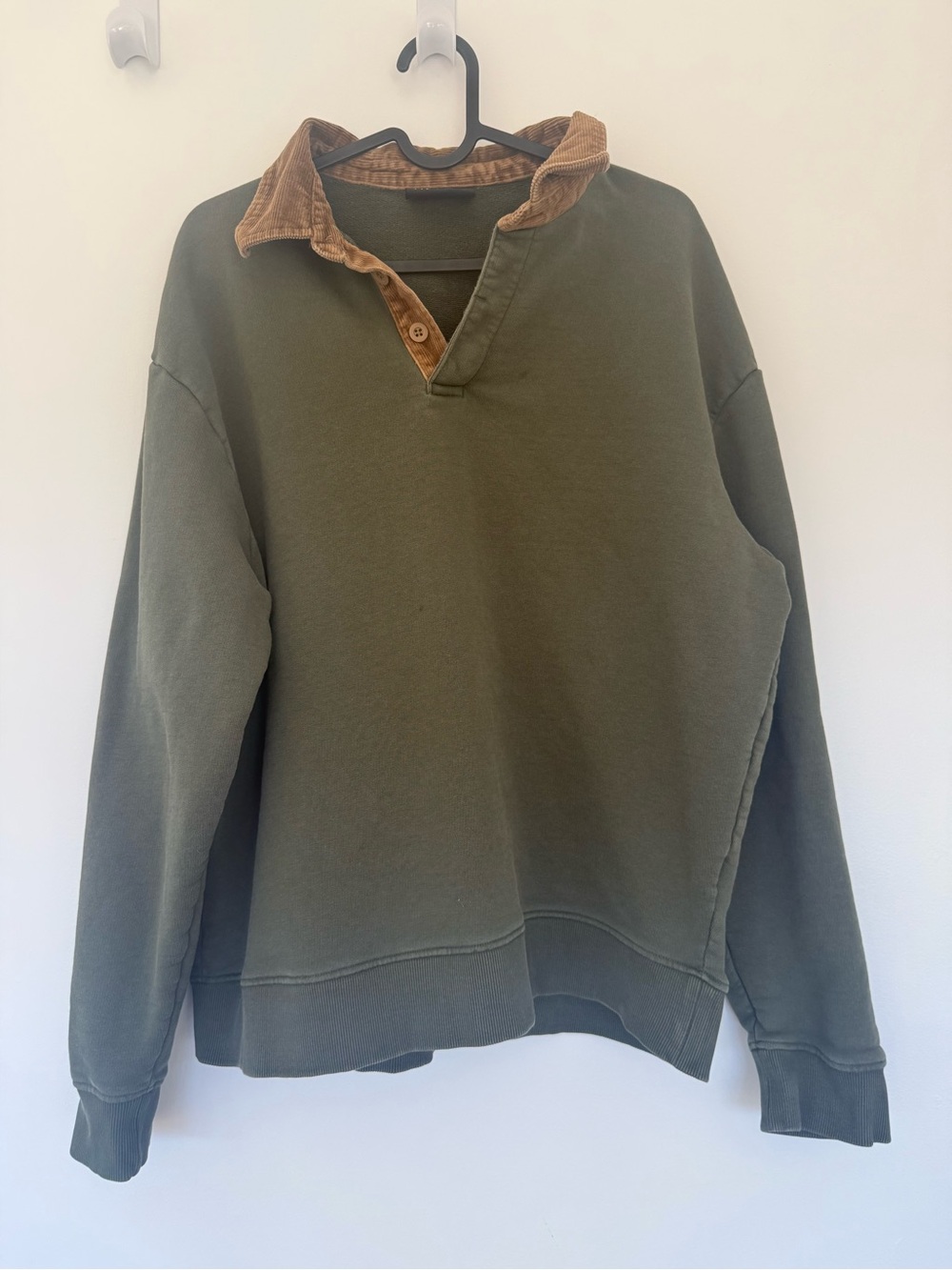 Le 31 Men's Olive Green Pullover Sweater with Contrast Corduroy Collar